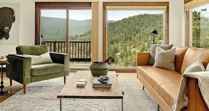 Stunning View House | 15-min to Town | Evergreen