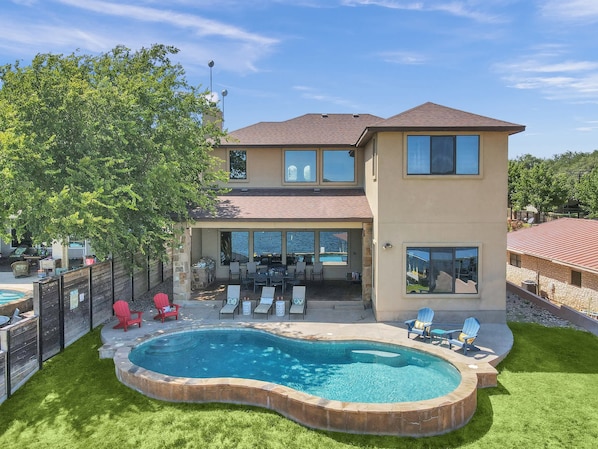 Outdoor pool, a heated pool