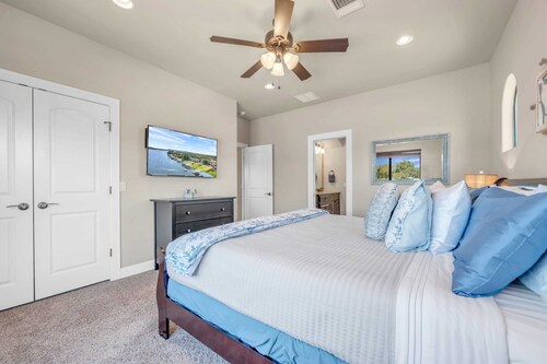 119 Christopher | Concierge Services Available