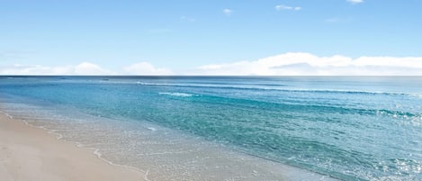 靠近海滩