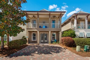 Exterior - Luxury in Villages of Crystal Beach-2 King Suites-Lagoon Pool-4BR 👙Bikini Villa (Destin)