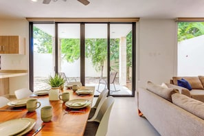 Dining - Palmara Gated Townhome, Pool, Gym & Paddle (Playa del Carmen)