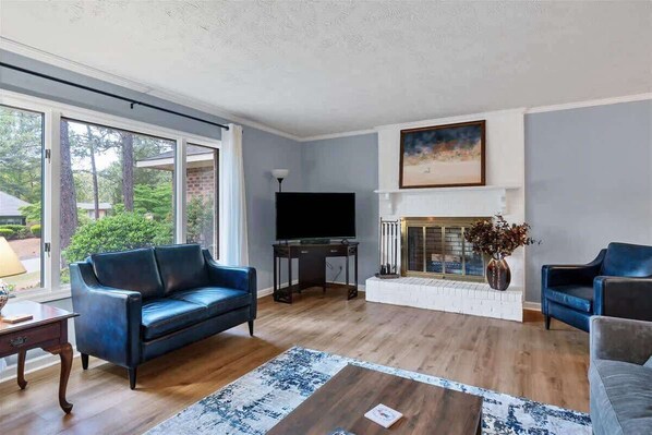 TV, fireplace, offices