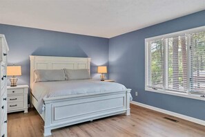 3 soverom, strykejern/-brett, reiseseng for barn og wi-fi