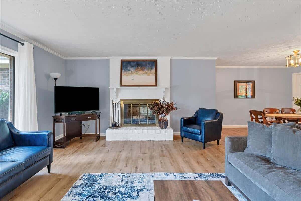 TV, peis og kontorer