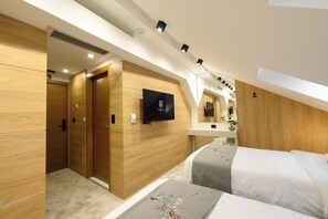 Deluxe Twin Room | Egyptian cotton sheets, premium bedding, memory foam beds, minibar - Luxury Hotel King Bo (Niš)