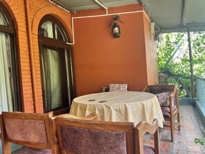 Deluxe Suite, Balcony, Garden View | Balcony view