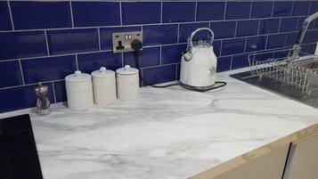 Electric kettle, toaster