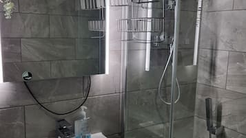Apartment | Bathroom | Towels
