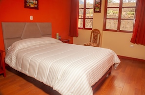 Classic Single Room, 1 Bedroom, Ensuite, Garden View | Free WiFi, bed sheets - Inka's Haven Hotel (Ollantaytambo)