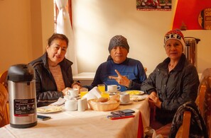 Free daily English breakfast