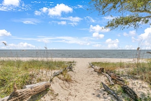 Privat strand och vit sandstrand