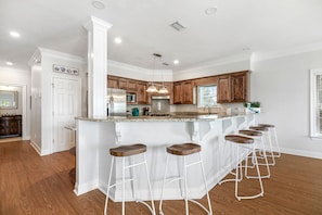 Signature House, 5 Bedrooms, Balcony, Beach View | Private kitchen