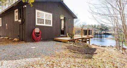 The Old Kettle Cabin with Hot Tub