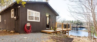 The Old Kettle Cabin with Hot Tub