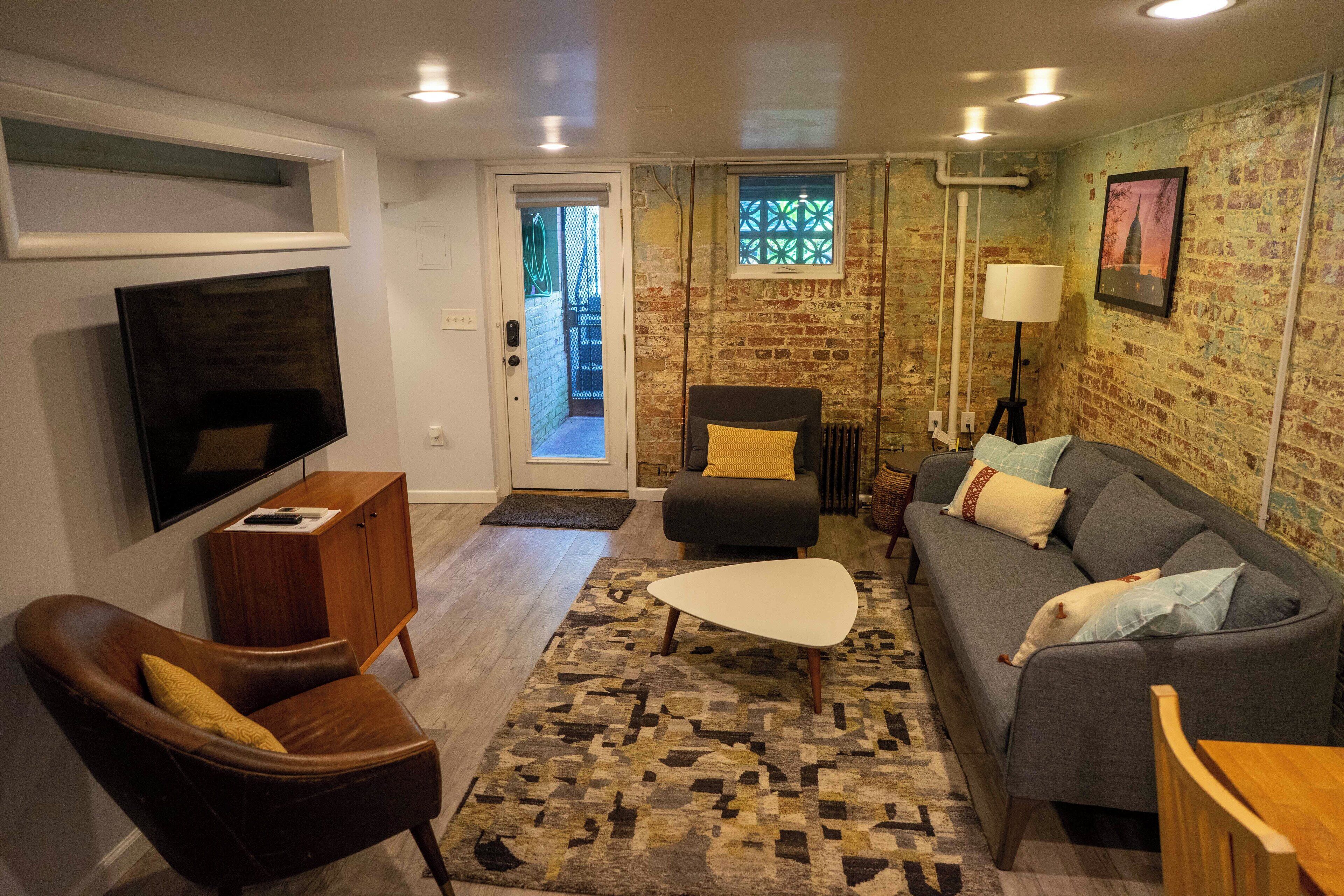 Centrally located DC Apt, near Shaw metro, Bloomingdale