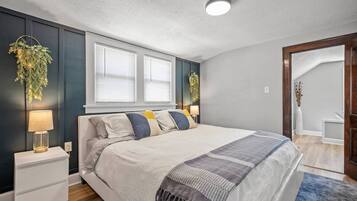 4 bedrooms, desk, free WiFi, bed sheets