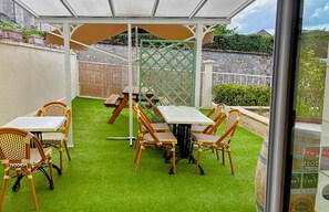 Basic Triple Room, 1 Bedroom | Terrace/patio - Le Relais de Jeanne (Orbigny)