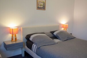 Sistema de insonorización, cunas, wifi gratis y ropa de cama 