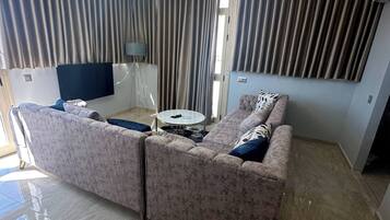 Huoneisto, 1 makuuhuone, tupakointi sallittu, parveke | Huoneen varustelu