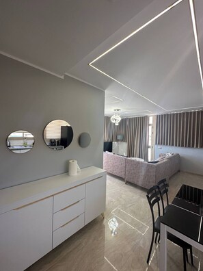 Dining - Luxury Rooftop Wifi, Ac, Outdoor Barbecue (Mahdia)