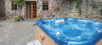 The Apple Store - 1 Bedroom Cottage - St Ishmael's