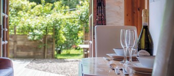 The Apple Store - 1 Bedroom Cottage - St Ishmael's