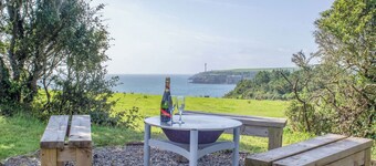 Haven View - 1 Bed Shepherds Hut - St Ishmael's