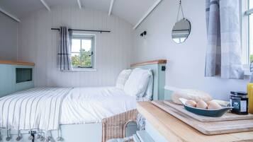1 bedroom, premium bedding, bed sheets