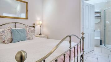 1 bedroom, premium bedding, bed sheets