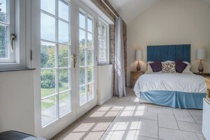 1 bedroom, premium bedding, bed sheets