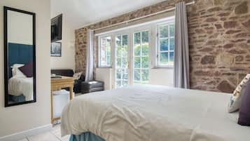 1 bedroom, premium bedding, bed sheets