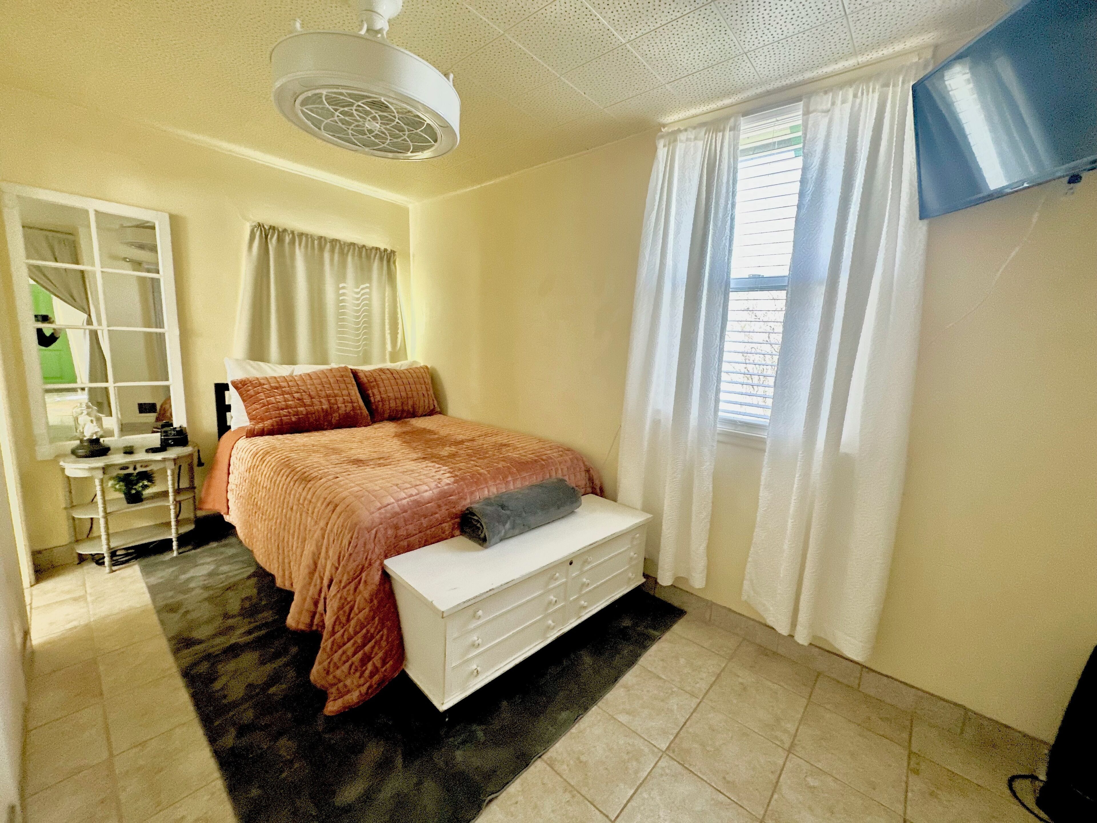 1 soverom, wi-fi (inkludert) og sengetøy