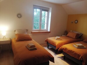 2 bedrooms, free WiFi, bed sheets - GITES GARDE DE BARRIERE (HOUSE) (Guerlédan)