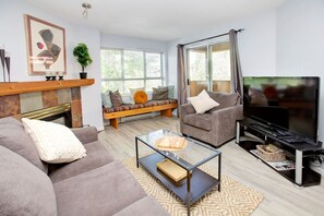TV, fireplace