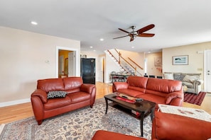 Smart TV, fireplace, DVD player