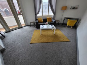 Living area - Best Priced Apartment In Danum  19 (Doncaster)