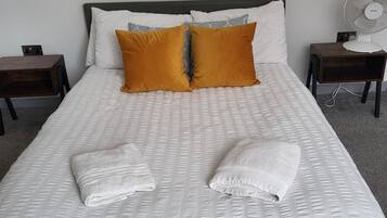 Room | Desk, free WiFi