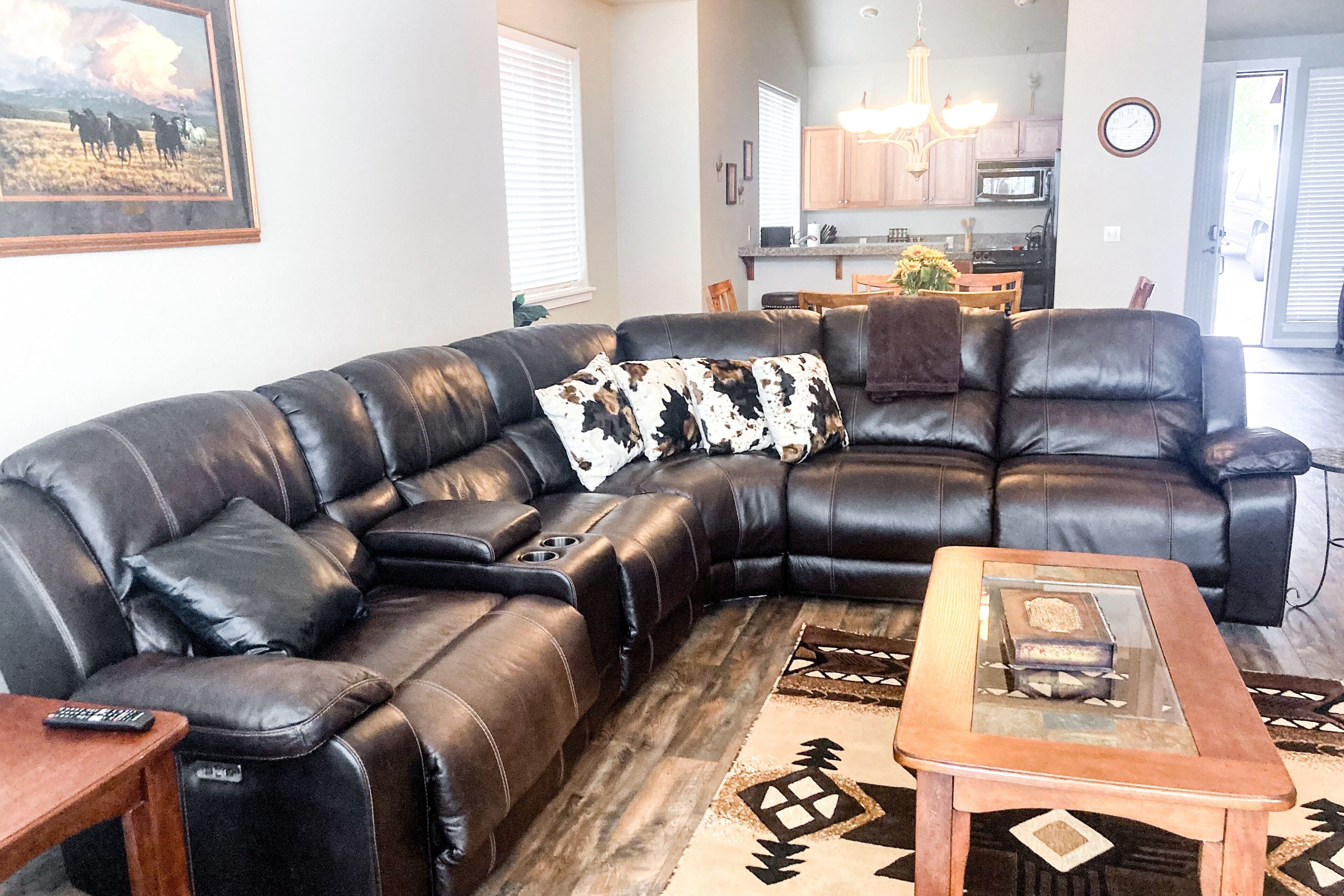 Light-filled condo with large patio, pools, hot tubs, golf, tennis & pickleball