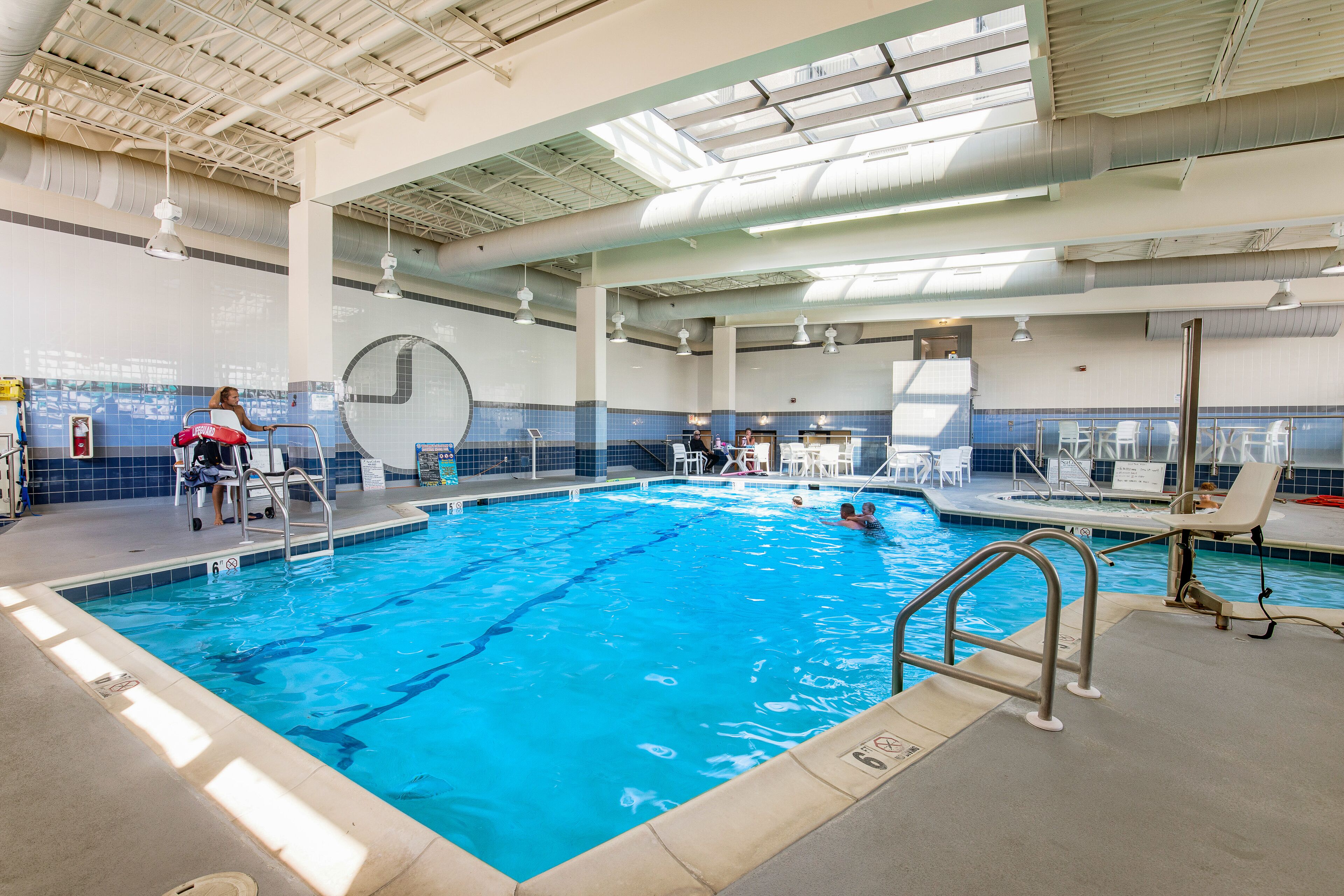 Piscine couverte, piscine chauffée