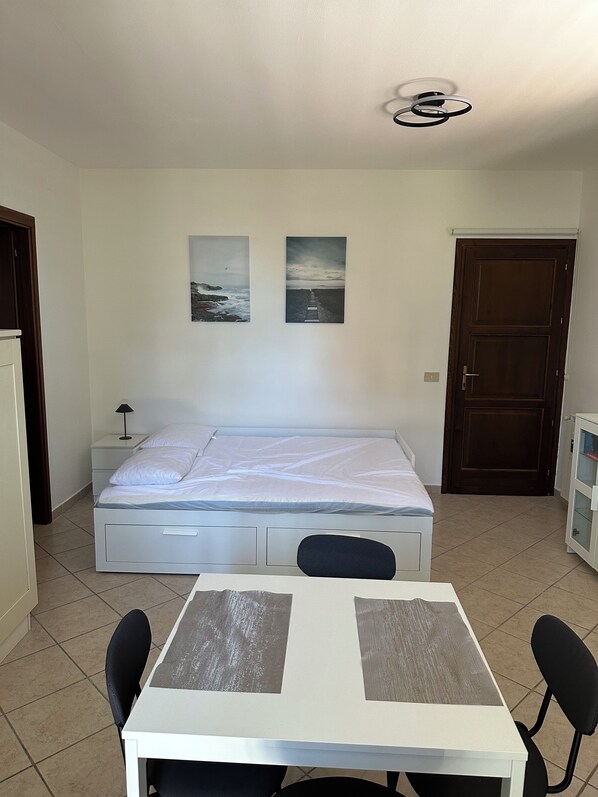 1 bedroom, bed sheets - Relaxation sea view with garden (Guardistallo)
