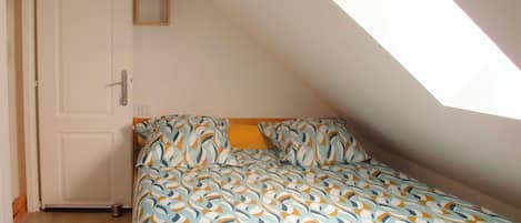 Chambre | 1 chambre, chambres insonorisées, Wi-Fi gratuit, draps fournis