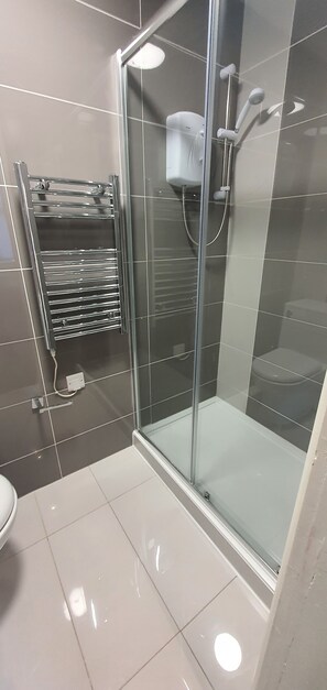 Bathroom - Leicester City Apartment  (Leicester)