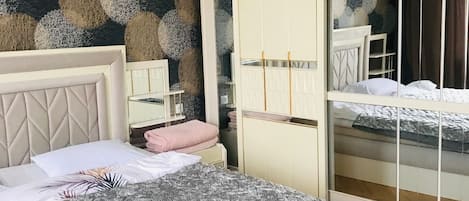 3 bedrooms, iron/ironing board, travel crib, free WiFi