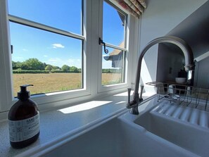 Interior - Keepers Retreat, Idyllic Rural Escape in the heart of South Downs National Park (Forestside)