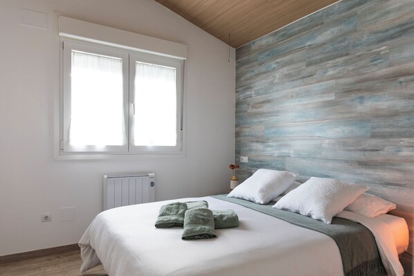 2 bedrooms, iron/ironing board, WiFi, bed sheets - Hogar con encanto y personalidad. (L'Ametlla del Vallès)