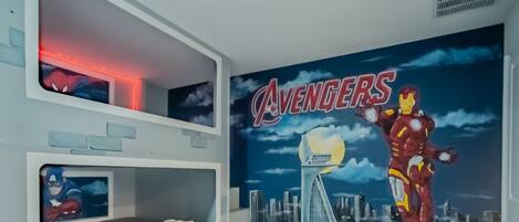 9 habitaciones, tabla de planchar con plancha y cuna de viaje