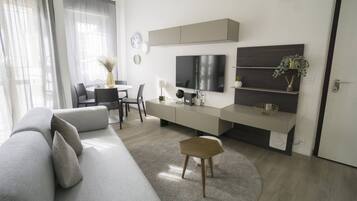 Apartemen, 2 kamar tidur, balkon, pemandangan kota | Ruang makan