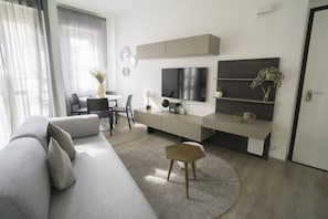 Apartament, 2 dormitoris, balcó, vistes a la ciutat | Menjador