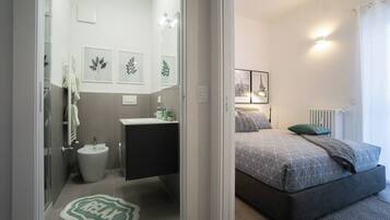 Apartemen, 2 kamar tidur, balkon, pemandangan kota | Kamar mandi